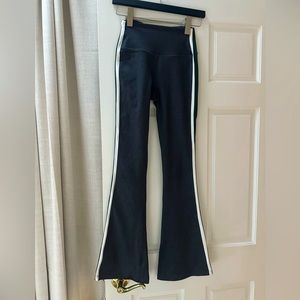 SPLITS 59 boot cut/flare fitted yoga pant size small.